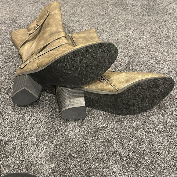 NWOT! Heeled Zipper Boots - Picture 6 of 6